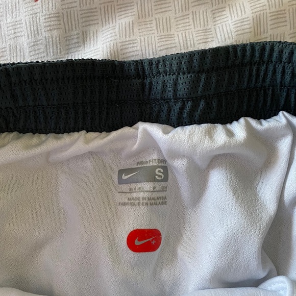 SOLD  Fit Running Shorts Small Grey Red - Picture 2 of 5